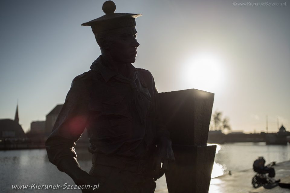 Szczecin. Pomniki. Rzeźby. Rzeźba kapitana Kazimierza Zygfryda Haski @ Aleja żeglarzy / bulwary szczecińskie