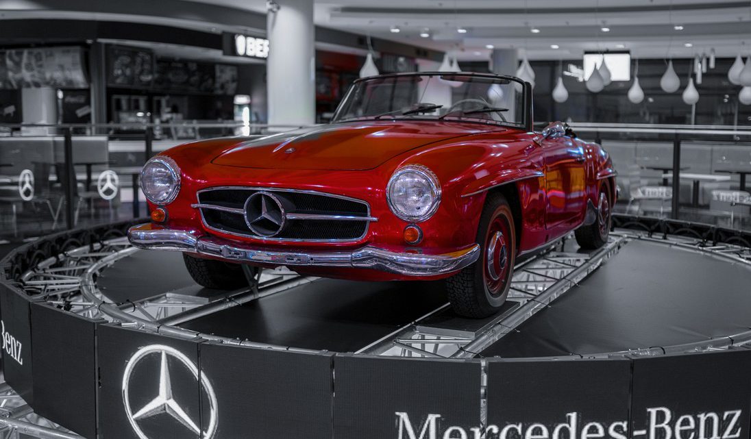 Szczecin. FOTOREPORTAŻ. 03.2019. Legendy motoryzacji, czyli wystawa  motoryzacyjnych klasyków marki Mercedes-Benz @ Galeria Kaskada