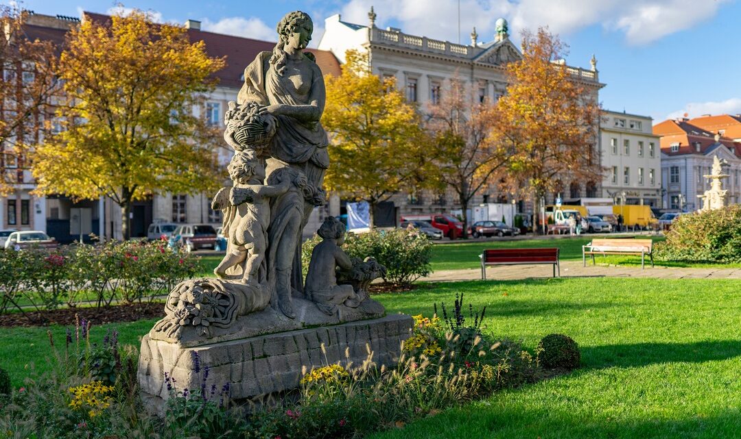 Szczecin. Pomniki. Rzeźby. Pomnik – Posąg Flory @ Plac Orła Białego