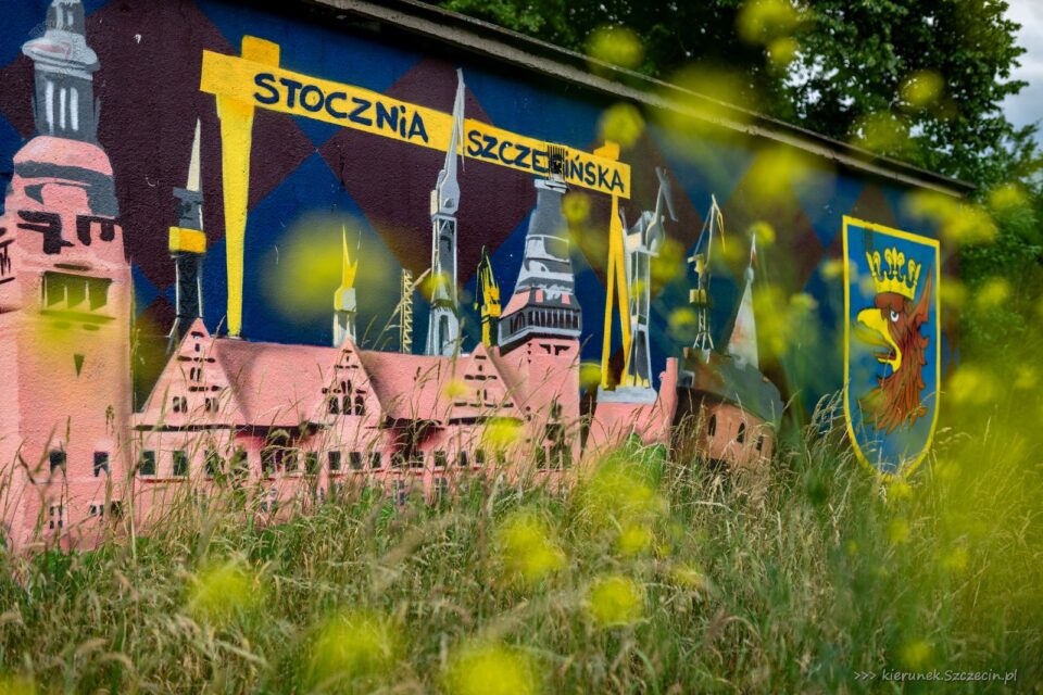 Fotografia. Szczecin na co dzień. 14.06.2023 Symbole miasta - Pogoń Szczecin, Stocznia Szczecińska, ZUW, Dźwigozaury, Baszta w Szczecinie