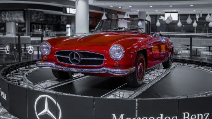 Szczecin. FOTOREPORTAŻ. 03.2019. Legendy motoryzacji, czyli wystawa  motoryzacyjnych klasyków marki Mercedes-Benz @ Galeria Kaskada