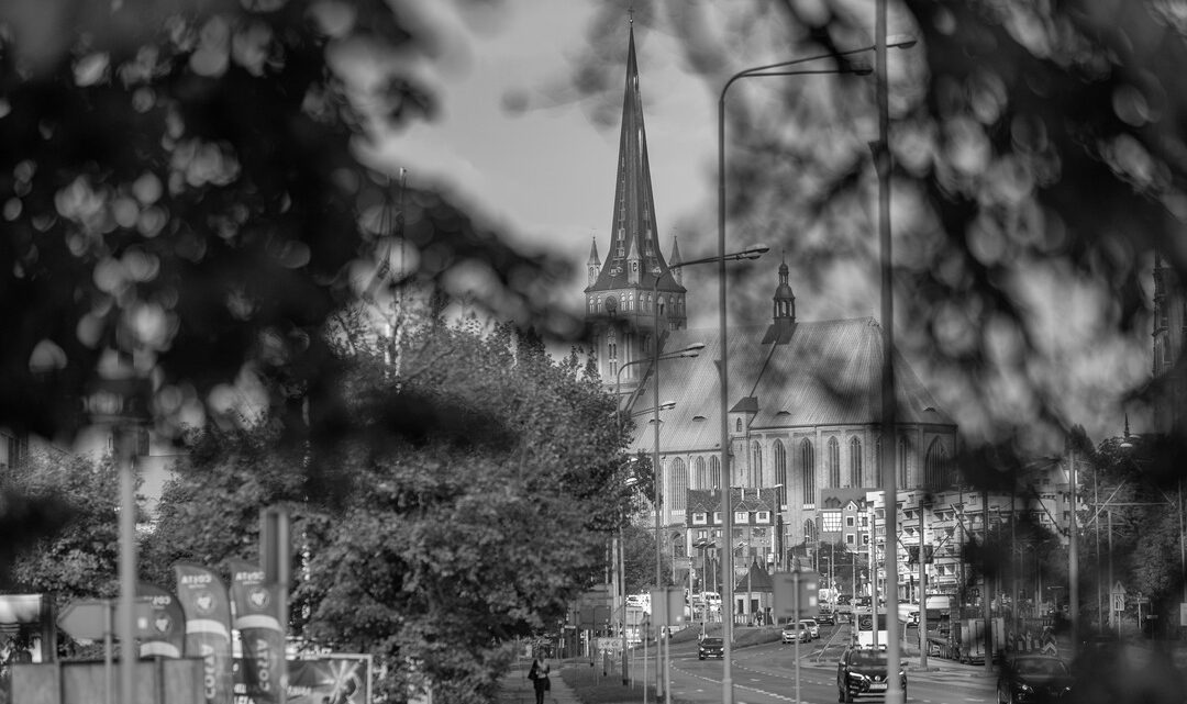 Fotografia. Szczecin na co dzień 30.09.2020. Katedra w Szczecinie, czyli Bazylika Archikatedralna pw. św. Jakuba Apostoła