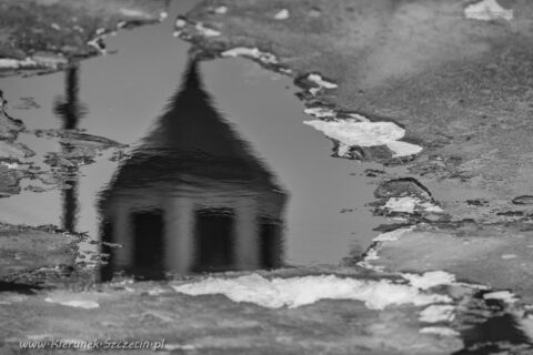 Fotografia. Szczecin na co dzień 28.12.2021. Architektura na wodzie w Szczecinie