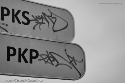 Fotografia. Szczecin na co dzień 19.01.2021. Dwujęzyczne drogowskazy w Szczecinie ;-)