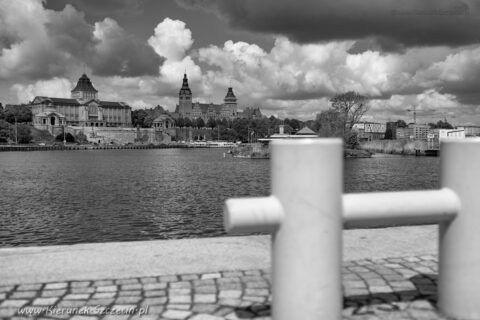 Fotografia. Szczecin na co dzień 19.05.2021. Widok na Wały Chrobrego w Szczecinie