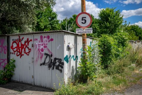 Fotografia. Szczecin na co dzień 07.08.2022 Garażowisko w Szczecinie